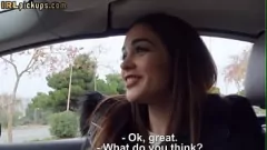 play يتم التقاط فاتنة لاتينا الحسية في رحلة برية في السيارة، وركوب ديك وأسلوب هزلي في الأماكن العامة