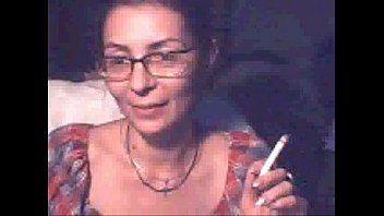 play Mariana is naakt aan het videochatten en ze steekt graag haar vingers in haar kutje
