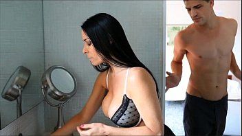 play Películas rumanas con sexo ana la tira en la ducha