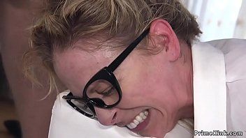 play The nerd hurts badly when he pulls her hard in the ass