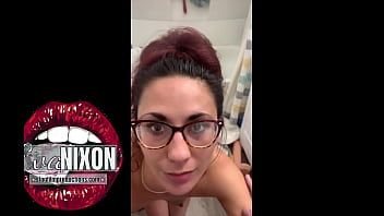 play Usa lentes cuando hace xxx oral
