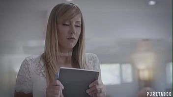 play Mesmo que ela tenha bunda grande, essa loira com seios lindos ainda quer ser fodida