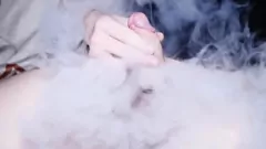 play El explosivo orgasmo explosivo de Big Dick con anillo de erección - adolescente caliente fumando