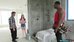 play Le beau-père regarde Reese Robbins prendre une bite noire monstre